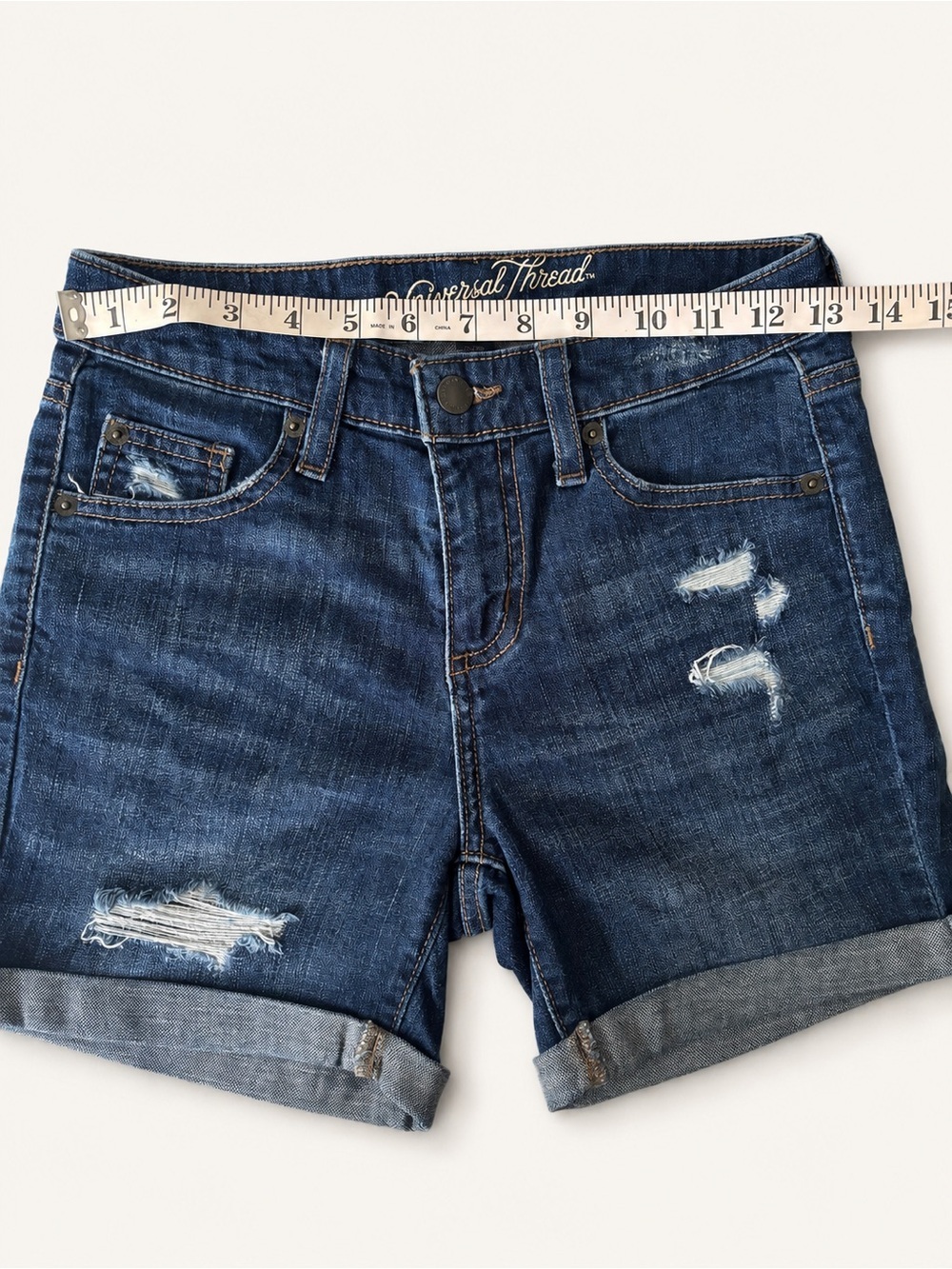 Universal Thread Mid Rise Boyfriend Short - Picture 5 of 9